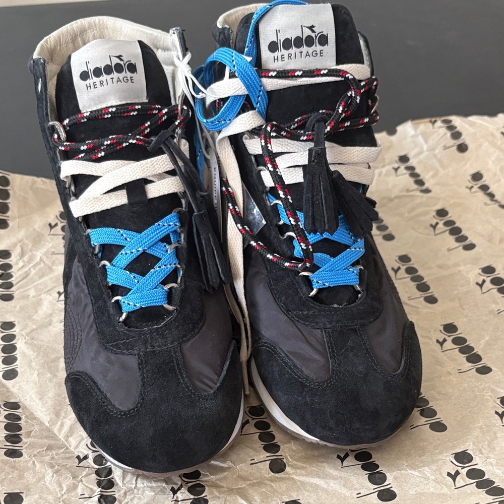 Diadora Heritage Men's Black Sneakers with Blue Highlights